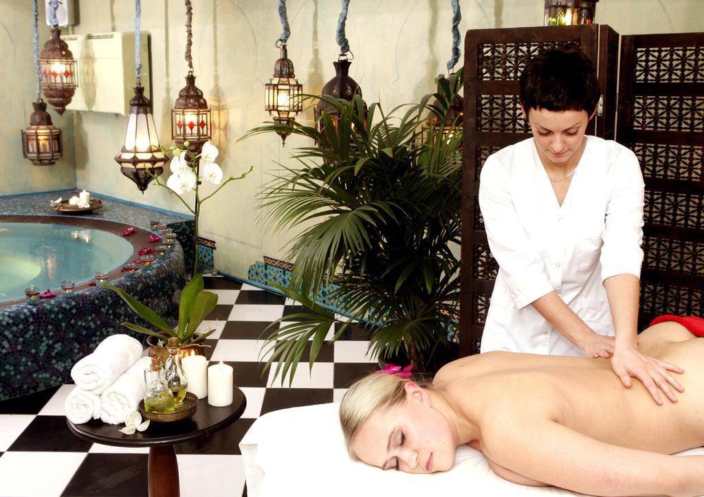 Apvalaus Stalo Klubas Gastro & Spa Hotel Тракай Экстерьер фото